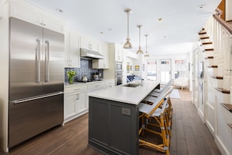 3 Lawrence St, Boston, MA 02116