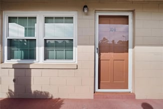 1100 E Caroline St Unit 104, Tavares, FL 32778