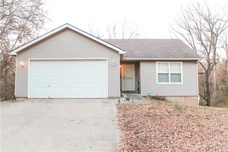 1724 N Emery St, Independence, MO 64050