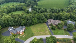 1191 Rivergreen Ln, Bowling Green, KY 42103