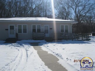 837 SE 14th St, Topeka, KS 66607