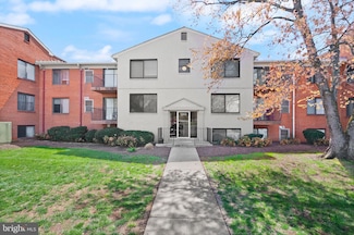 125 Clubhouse Dr SW Unit 5, Leesburg, VA 20175