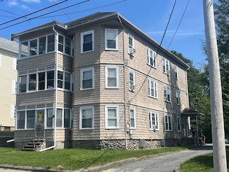 13 Elm St, Webster, MA 01570