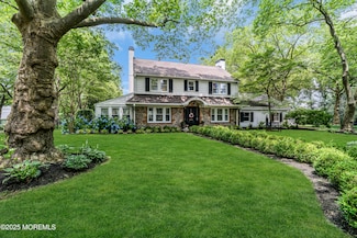 6 Buttonwood Dr, Shrewsbury, NJ 07702