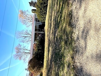 136 N Washington St, Sheffield, IL 61361