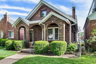 5638 Murdoch Ave, Saint Louis, MO 63109