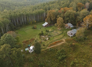 135 Fred Houghton Rd, Putney, VT 05346