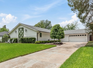 2502 Briarbrook Dr, Houston, TX 77042