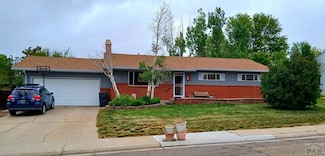 69 Macnaughton Rd, Pueblo, CO 81001