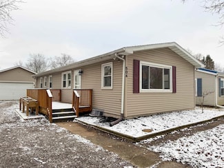504 W Elm St, New Carlisle, IN 46552