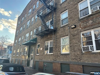 133 N Maple Ave Unit 204, East Orange, NJ 07017