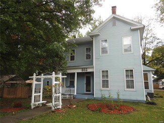 602 E Hargrave St, Athens, IL 62613