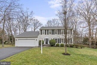 8402 Westpointe Dr, Fairfax Station, VA 22039
