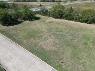 1410 Brookview Dr, Ardmore, OK 73401