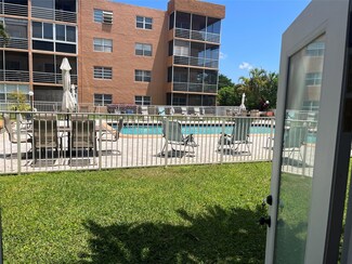 3048 Sunrise Lakes Dr E Unit 120, Sunrise, FL 33322