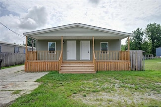 1609 Robert Dr, Saint Bernard, LA 70085