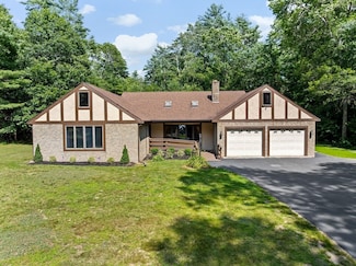 29 Freetown St, Lakeville, MA 02347