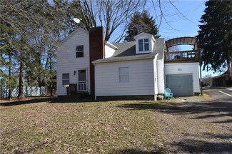 5430 Phillips Rice Rd, Cortland, OH 44410