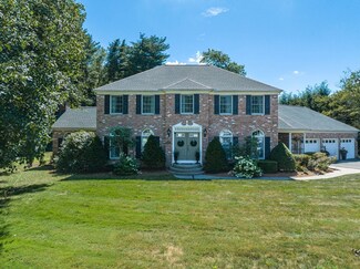 18 Oxford Ln, East Longmeadow, MA 01028