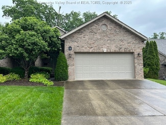 8 Dapplewood Rd, Charleston, WV 25309