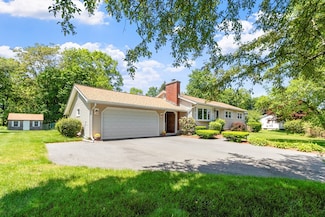 7 Gail St, Chelmsford, MA 01824