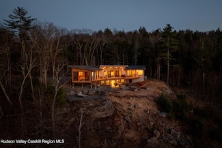 100 Eagle View Rd, Narrowsburg, NY 12764