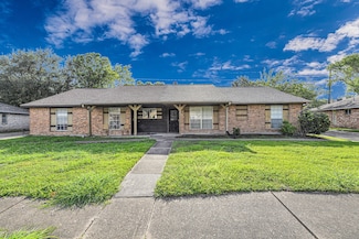 3822 Quiet Place Dr, Houston, TX 77082