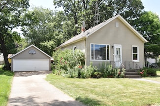 2812 Cleveland Ave, Racine, WI 53405