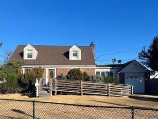 2347 Roosevelt Ave, East Meadow, NY 11554