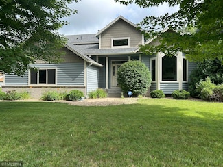 1507 Arden Vista Ct, New Brighton, MN 55112