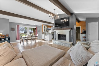 3809 S Ellis Rd, Sioux Falls, SD 57106
