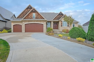 425 Bay Hill Cir, Dakota Dunes, SD 57049