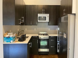 22 Hancock St Unit 401, Boston, MA 02114