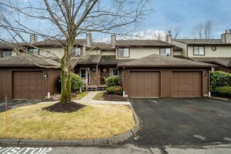 61 Dogwood Ln, Agawam, MA 01001