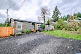 165 8th Place, Mill City, OR 97360