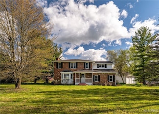 11541 Hunts Corners Rd, Akron, NY 14001
