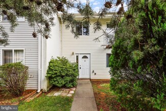 223 Sugarland Run Dr, Sterling, VA 20164