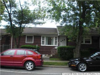 944 S Railroad Ave, Staten Island, NY 10306