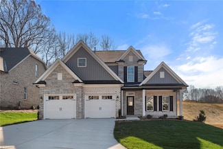 2751 Monarch Way, Winston-Salem, NC 27106