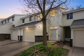 51 29th Avenue Dr SW Unit C22, Cedar Rapids, IA 52404