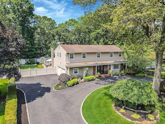 59 Lindron Ave, Smithtown, NY 11787