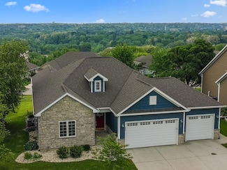 480 S Boulder Ridge Dr, Lake Geneva, WI 53147