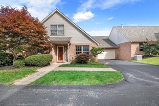 211 Woodcrest Dr Unit 1F, Coraopolis, PA 15108