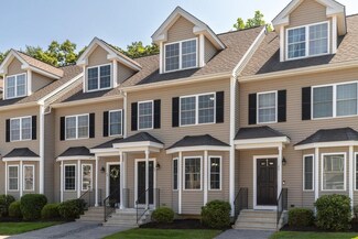 40 Whispering Pine Cir, Worcester, MA 01606