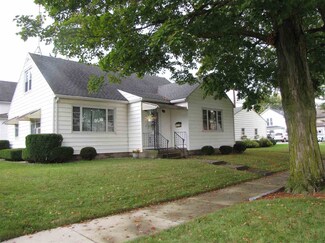 112 E Hazel St, Albion, IN 46701