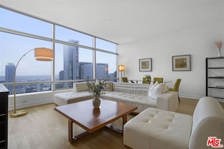 900 W Olympic Blvd Unit 33I, Los Angeles, CA 90015