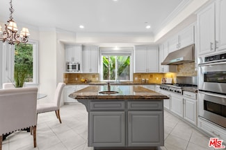 2997 N Beverly Glen Cir, Los Angeles, CA 90077