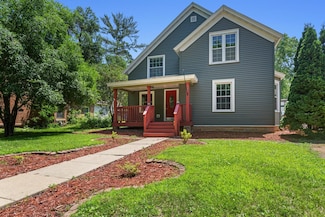 321 S 2nd St, Le Sueur, MN 56058