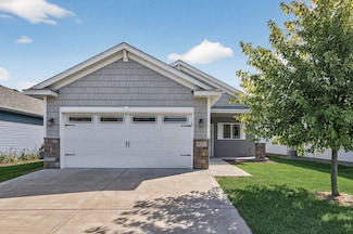 825 Golden Way NW, Isanti, MN 55040