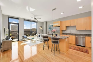 1240 S 2nd St Unit 817, Minneapolis, MN 55415
